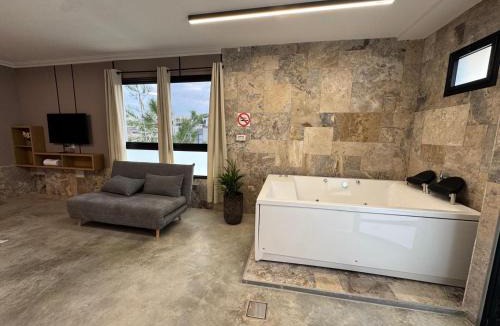 Daliyat al-Karmel Cabin | רויאל דליה סויטס