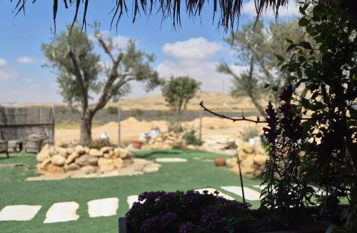 Merhav Am Cabin | שיח מדבר לינה בנגב Burning Bush Negev