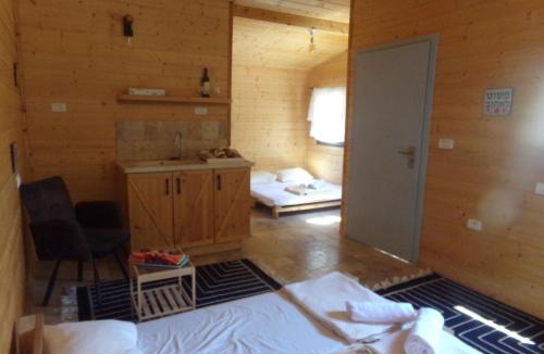 Kefar Hananya Cabin | תפארת עזך- לשומרי מצוות
