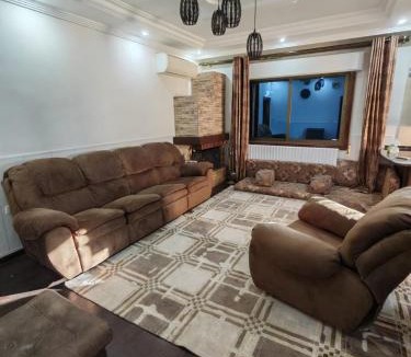 Jordan Apartment | اربد التخصصي قرب بوابه الطب لجامعه اليرموك والاقتصاد 220متر سووووبر ديلوكس