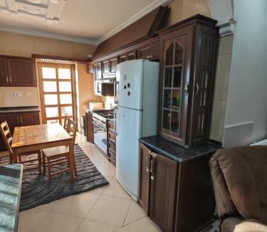 Jordan Apartment | اربد التخصصي قرب بوابه الطب لجامعه اليرموك والاقتصاد 220متر سووووبر ديلوكس