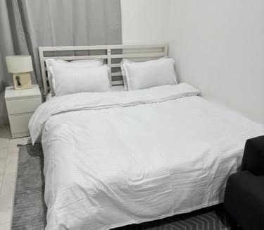 Abu Dhabi Apartment | استديوهات جوهرة الشامخه