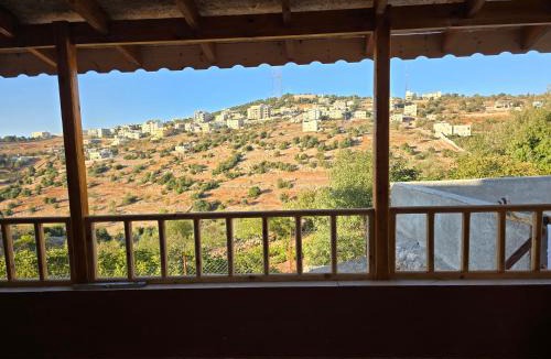 Ajloun Governorate House | بيت اطلالة الوادي