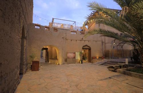 Nizwa Bed & Breakfast | بيت الصباح نزل وكافيه Bait AlSabah Heritage Inn & Cafe