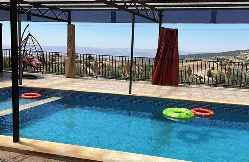 Jordan Ski Chalet | شالية جبال عجلون/جرش Jerash & Ajloun Nature Escape