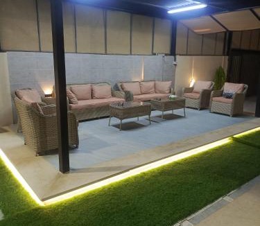 Sahab Ski Chalet | شاليه الدرة Durra Chalet