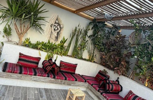 Al Kafrayn Ski Chalet | شاليه بيت التل HILLHOUS Chalet