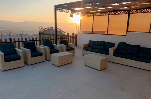 Tabaqat Fahl Ski Chalet | شاليه ومزرعة طبقة فحل Chalet Pella