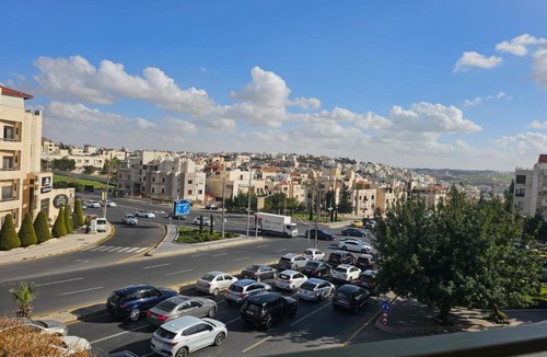 Al Swaifyeh Apartment | شقة فاخرة في دير غبار