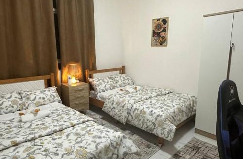 Al Majaz Apartment | شقة في الشارقة