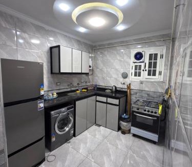 Al-Muntazah Apartment | شقه فندقيه مكيفه علي البحر منطقه العصافره