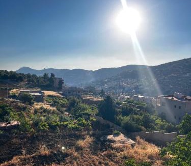 Ajloun Apartment | شقه مفروشه ب أحدث الأثاث ومحيطه ب الأشجار من كل الجوانب وقريبه من قلعه عجلون والتلفريك