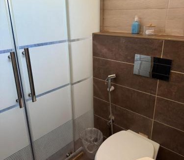 Jordan Apartment | شقه مفروشه على الطاقه الشمسيه فرش فاخر جدا ط4