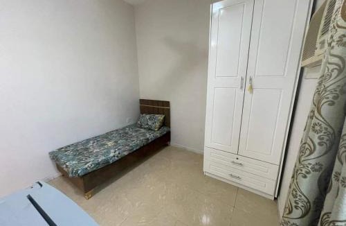 Al Khuwair Apartment | غرفه
