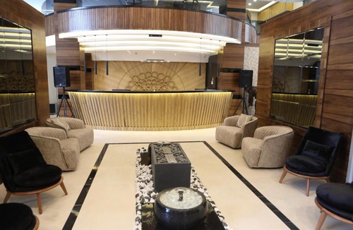 Al Jubeiha Apartment | فندق صحارى الخليج Sahara Gulf Hotel Apartments