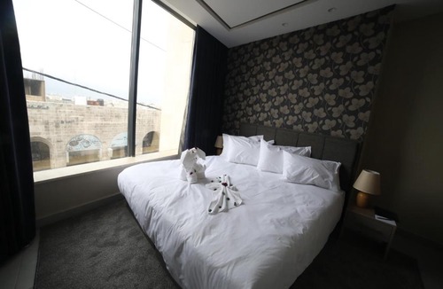 Al Jubeiha Apartment | فندق صحارى الخليج Sahara Gulf Hotel Apartments