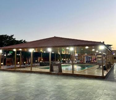 Al Hashimiyah Ski Chalet | مزرعة وشاليه ادم