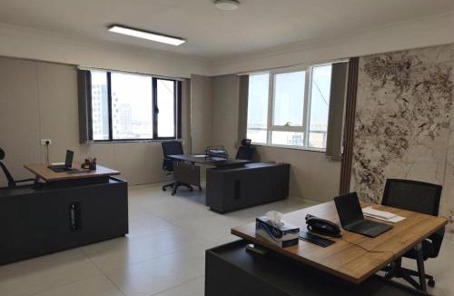 Seeb Apartment | مكتب للايجار