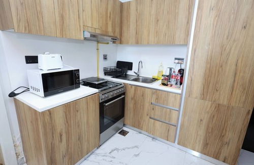 Abu Dhabi Apartment | 1 Bed Junior near Cleveland and Galleria Mall!