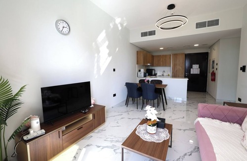 Abu Dhabi Apartment | 1 Bed Room Apartment 1 Min walking to Cleveland and Galleria Mall Maryah Island