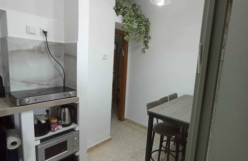 Safed Apartment | 1-bedroom, AC, Wifi, 10 minutes from Rashbi, 3 minutes from Safed Old City
