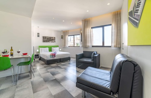 Tel Aviv Apartment | 130 Rock Apartments