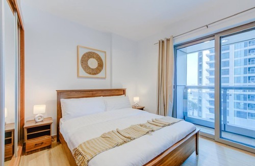 Jumeirah Beach Residence Apartment | 14 mins to Beach with Stunning Sunset Views. Family friendly w/Jacuzzi/Gameroom
