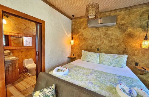 La Fortuna Apartment | #15 Stylish Rustic Studio XL & Outdoor JACUZZI