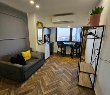Jerusalem City Centre Apartment | 16th floor