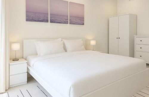 Al Ghubrah Ash Shamaliyyah Apartment | 1BHK top-floor with city view at Ghubra Beach
