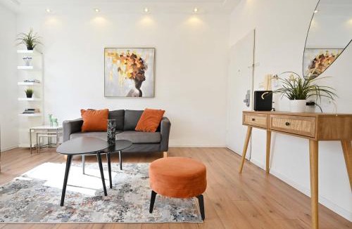 Tel Aviv Apartment | 1BR near the beach with Balcony and Mamad by HolyGuest