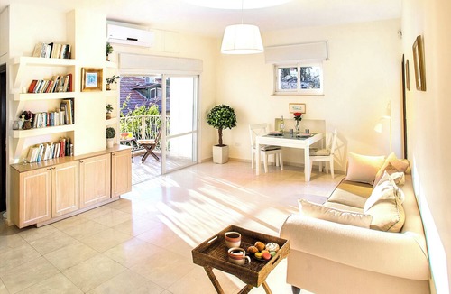 Emek Refaim Apartment | 2 BDR SUNNY BALCONY ► BEST LOCATION: German Colony - Shelter in the building