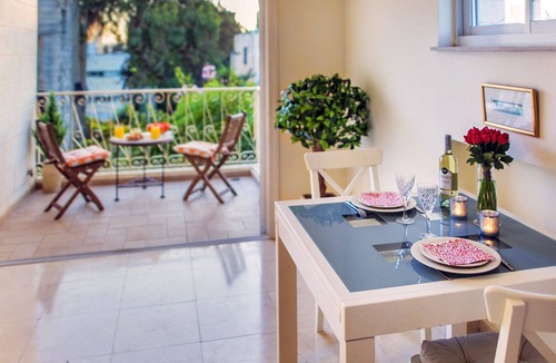 Emek Refaim Apartment | 2 BDR with Balcony ► Best Location: German Colony - Shelter in the building