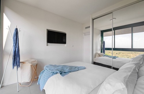 Caesarea Apartment | 2 Bedroom Apartment in Neot Golf Compound