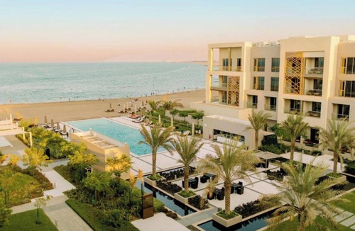 Salalah Apartment | 2-Bedroom Waterfront Retreat