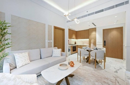 Nad Al Sheba Apartment | 221Bloomfields Grandr2BRAzizi Riviera 67