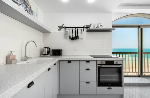 Tel Aviv Promenade Apartment | 2bd Adorable sea views apartment by the beach