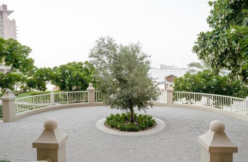 Palm Jumeirah Apartment | 2BDR Luxury Apartment in Palm