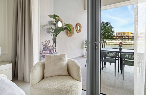 Al Safa Apartment | 2BR M Huge Terrace Direct Canal Access