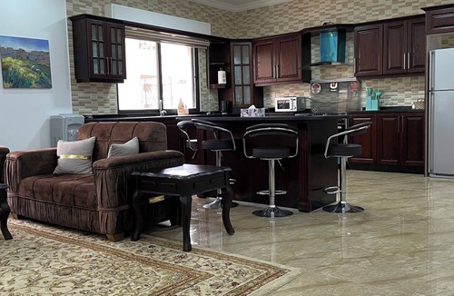 Suwailih Apartment | (3) 3-bedroom family apartment near shopping, mosque; free indoor parking