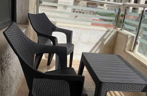 Suwailih Apartment | (3) 3-bedroom family apartment near shopping, mosque; free indoor parking