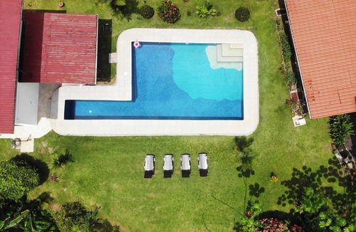 South Pacific Coast House | 3 BDRS, large pool & surrounded by nature!