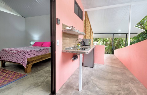 Puerto Viejo de Talamanca Villa | 🌴3-Bedroom Villa | 5-Min Walk to Beach + Pool, Patio Kitchen & Tiki-Bar