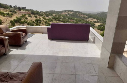 Ajloun Governorate House | 3-bedroom building in delightful عجلون with AC