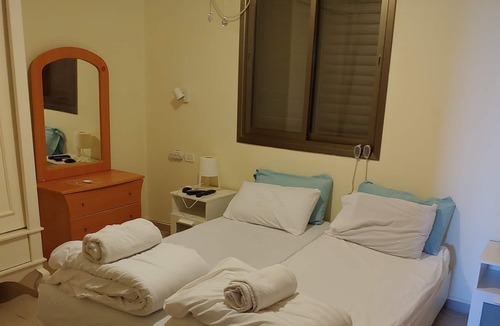 Petah Tikva Apartment | 3 rooms petach tikva airport garden apartment