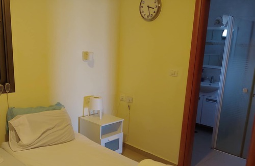 Petah Tikva Apartment | 3 rooms petach tikva airport garden apartment