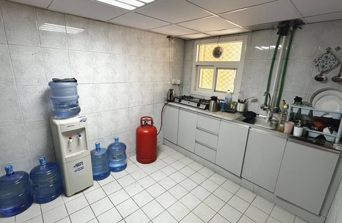 Al Rigga Bed & Breakfast | 3-Shared bedroom Bunk bed & FREE breakfast -Dubai Zeus Hostel- Free WiFi, AC