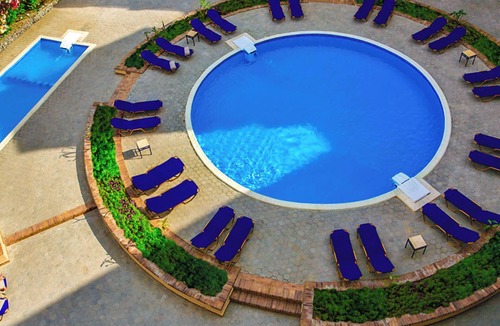 Al Mamsha El Seyahi Hotel | 3 Sun-Kissed Suites with Pool, Snack Bar & Close to Hurghada Attractions