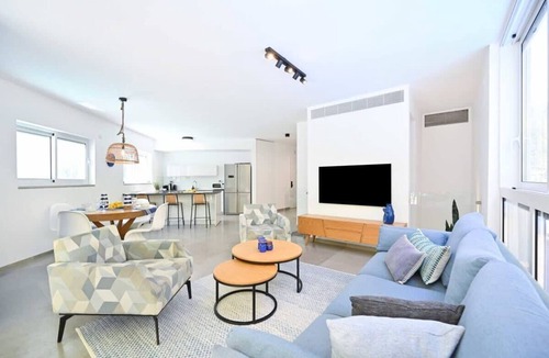 Tel Aviv Promenade Apartment | 3BR Beach Oasis w/Private Pool by HolyGuest