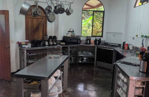 Alfombra Villa | 3BR Fully staffed Jungle Villa with Toucans, Mountains and Waterfalls!